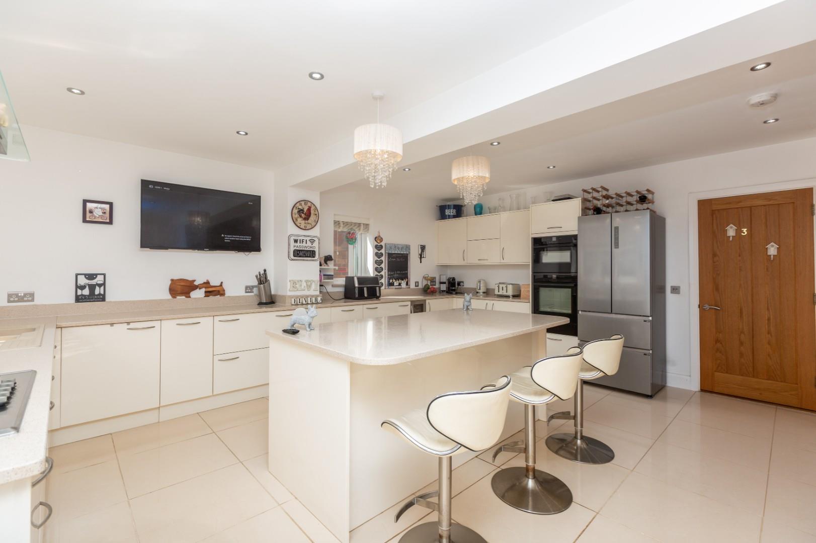 Moorland Avenue, Newton, Mumbles, SA3 4UA